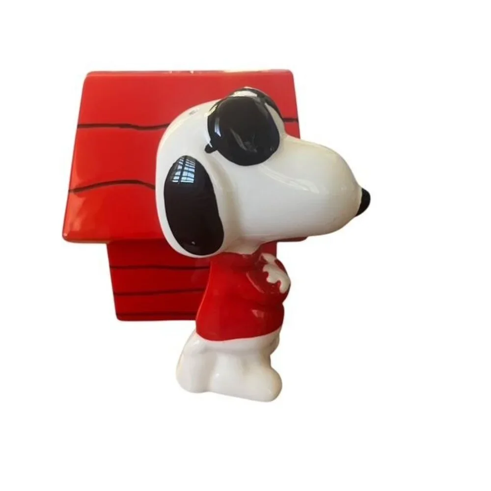 Snoopy and his Doghouse Salt and Pepper Shakers